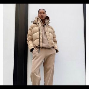 Aritzia TNA Super Puff Shorty